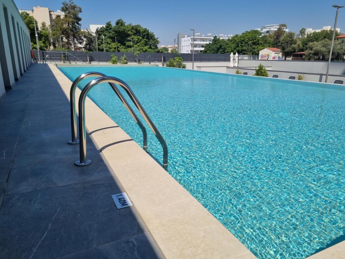 Only Boutique Suites & Residences Лімасол Екстер'єр фото